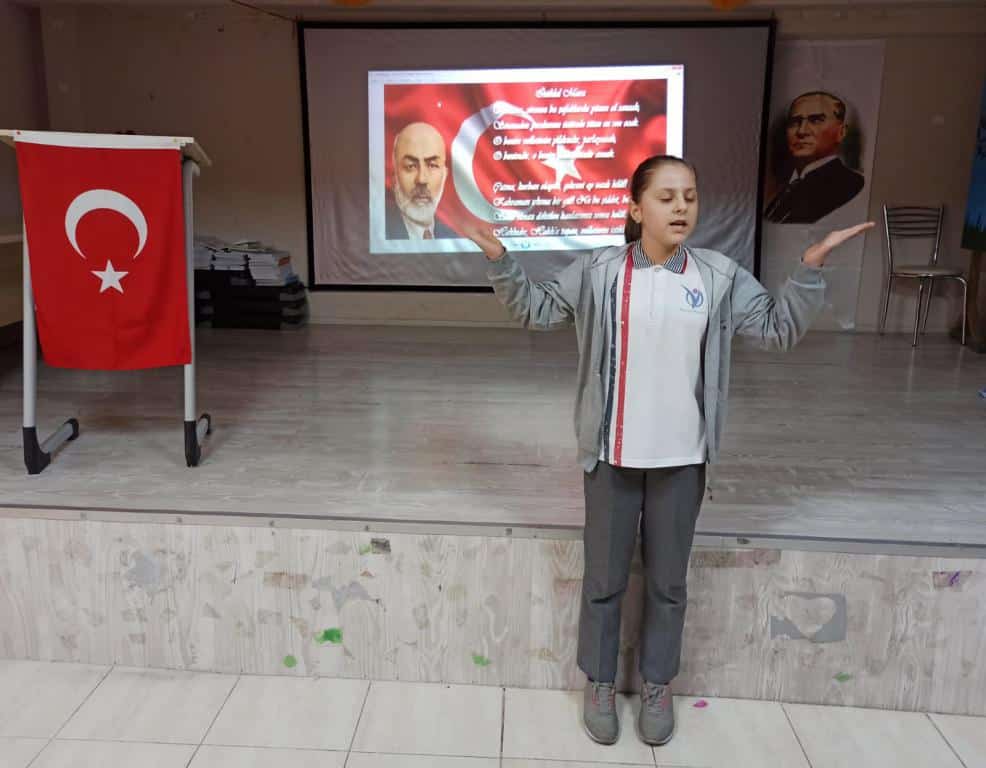 istiklal marsi ni en guzel okuyan ogrencimizi seciyoruz yakuplu ortaokulu