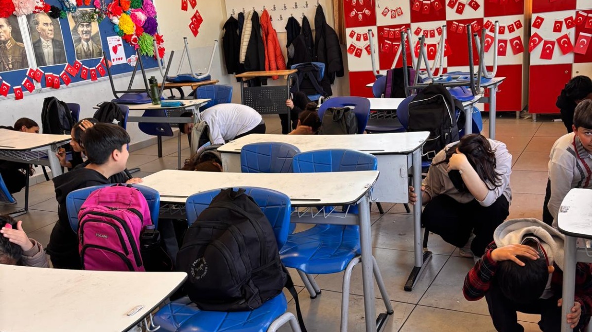 Okulumuzda Deprem Tatbikatı Yapıldı.